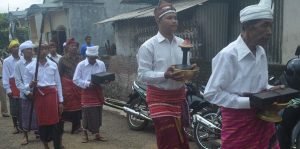 (Iringan Adat Sapit dalam Festival Ekowisata, RMI:2017)